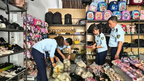 Lào Cai: Kiểm tra 20 cơ sở kinh doanh thực phẩm, sữa, xử lý 4 vụ vi phạm
