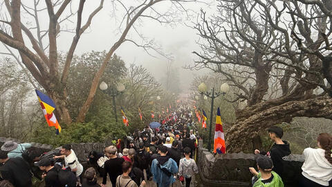 Giữ giá trị di sản trong mùa lễ hội