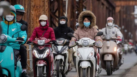 Không khí lạnh khiến nhiệt độ miền Bắc giảm 3-7 độ C, gây mưa to và dông