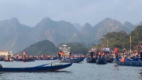 Hà Nội nghiên cứu thí điểm xuồng điện phục vụ du lịch chùa Hương