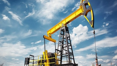 Giá dầu thế giới giảm gần 3%