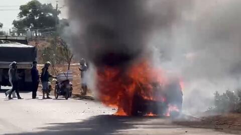 Xe ôtô cháy rụi khi đang lưu thông trên tuyến đường du lịch ở Lâm Đồng