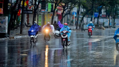 Cảnh báo mưa lớn và dông mạnh tại nội thành Hà Nội