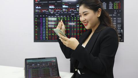 Thị trường chứng khoán tháng 3/2026: Chỉ số điều chỉnh, thanh khoản trên HoSE cải thiện