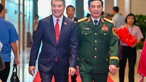 Sôi nổi bên hành lang nghị trường Kỳ họp thứ nhất, Quốc hội khóa XVI