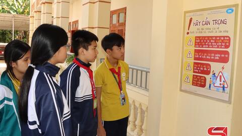 Xây dựng trường học không khói thuốc: Siết quản lý, bảo vệ học sinh