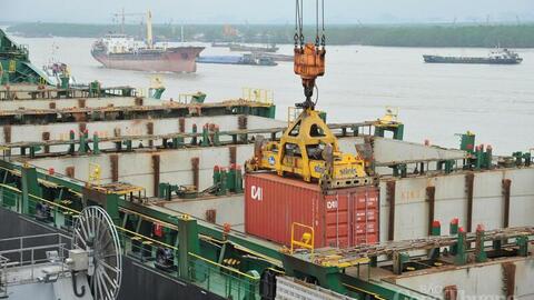 Xuất nhập khẩu trong trục tăng trưởng ‘2 con số’