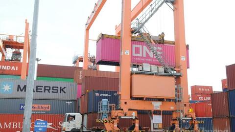 Xuất nhập khẩu tiến sát 300 tỷ USD: Động lực tăng trưởng mới