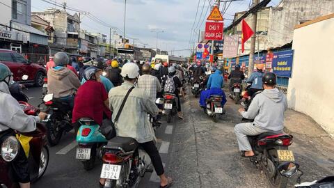 Cửa ngõ TPHCM ùn tắc ngày đi làm lại sau kỳ nghỉ lễ