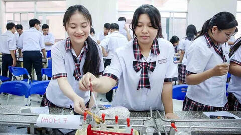 Nóng trong tuần: Hướng dẫn tuyển sinh đại học; xu hướng chọn môn thi tốt nghiệp THPT