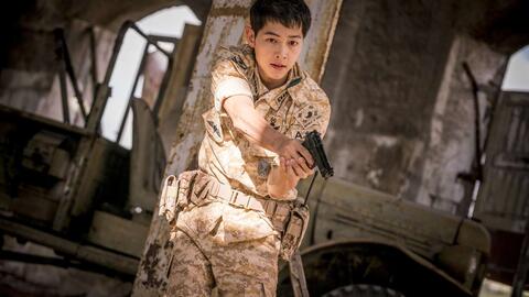 Song Joong Ki trở lại KBS sau 10 năm 'Hậu duệ mặt trời'