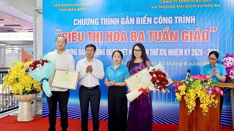 Điện Biên gắn biển công trình chào mừng Đại hội XIV Công đoàn Việt Nam