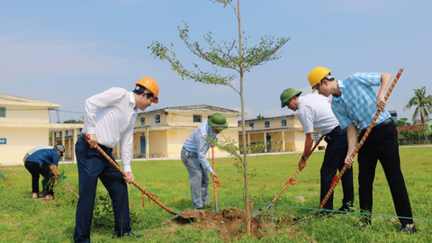 Ngành Tài chính hưởng ứng phong trào thi đua vì một Việt Nam xanh - sạch - đẹp
