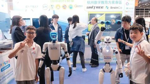 Học sinh Việt Nam xuất sắc rinh loạt giải thưởng Robotics khu vực