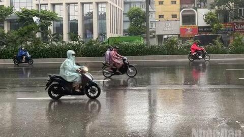 Dự báo thời tiết ngày 9/7: Bắc Bộ mưa dông, Trung Bộ nắng nóng