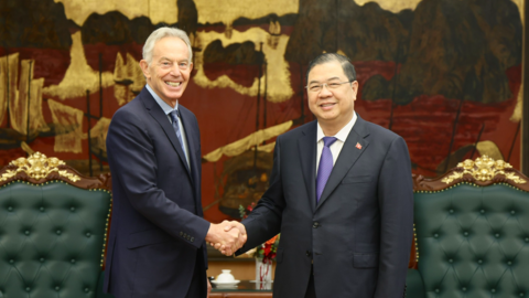 Phó Thủ tướng Thường trực Phạm Gia Túc tiếp cựu Thủ tướng Vương quốc Anh Tony Blair