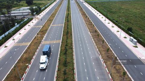 Diện mạo 2 tuyến đường 8-10 làn xe ở Đồng Nai nối TPHCM sắp hoàn thành