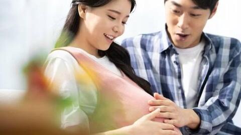 5 cách trò chuyện với thai nhi mang lại lợi ích bất ngờ