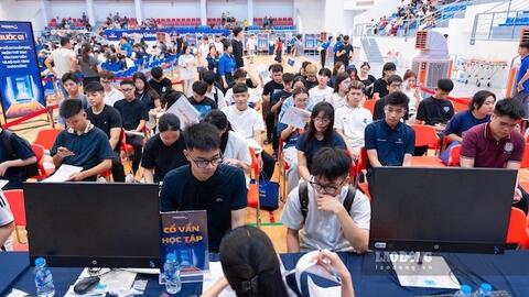 Đa dạng chính sách học bổng, hỗ trợ tân sinh viên nhập học