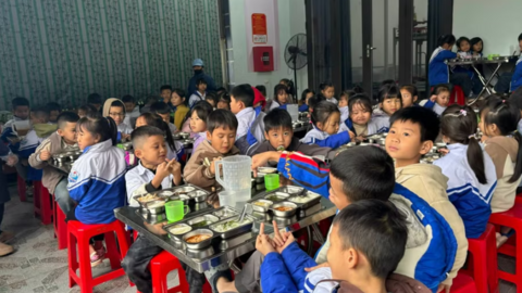 Thanh Hóa mua sắm sách giáo khoa cho học sinh 6 trường nội trú vùng biên giới