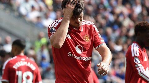 Man United đánh rơi chiến thắng ở phút bù giờ