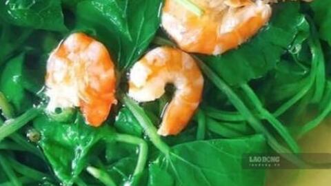 Cách bảo vệ thận bằng canh rau má nấu tôm