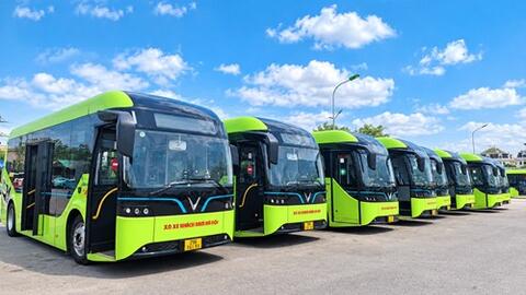 Hà Nội đưa 25 xe buýt điện vào hoạt động trên 2 tuyến