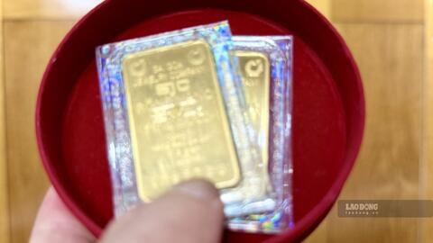 Giá vàng thủng mốc 4.000 USD/ounce, chờ cú đảo chiều quyết định