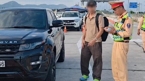 Ô tô hết kiểm định, tài xế không xuất trình được giấy phép lái xe khi đi trên cao tốc