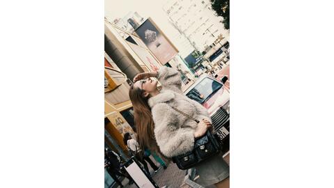 Minh Hằng diện set đồ 5 tỉ đồng khi xuống phố