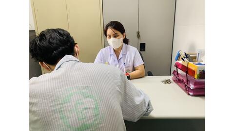 Bệnh viện bắt tay trường học chăm sóc sức khỏe học đường