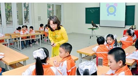 Kế toán chuyển sang giáo viên tiểu học có được bảo lưu hệ số lương?