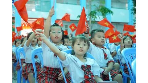 TPHCM miễn phí sách giáo khoa theo lộ trình, học sinh đều được bảo đảm chỗ học