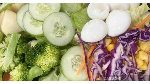 Giảm cân bằng cách cho trứng vào món salad rau