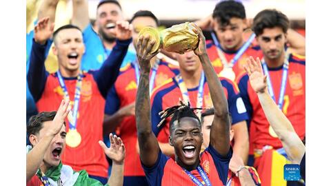 FIFA gây tranh cãi với kế hoạch bán quyền thương mại World Cup