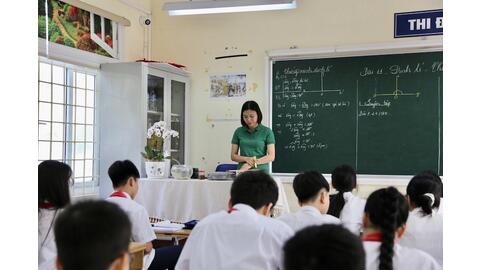 Thời gian làm giáo viên THCS có được tính để thăng hạng ở cấp THPT?