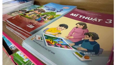 Sách giáo khoa nhiều lớp khan hàng trước năm học mới ở Quảng Trị