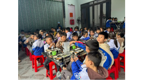 Thanh Hóa mua sắm sách giáo khoa cho học sinh 6 trường nội trú vùng biên giới