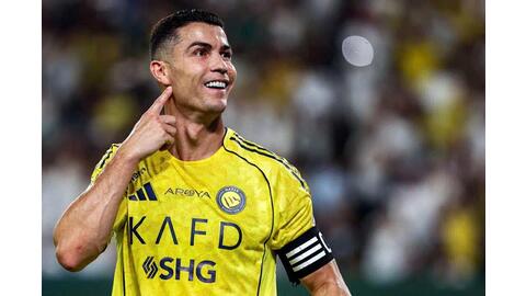 Ronaldo cán mốc 979 bàn, Al-Nassr gây sức ép lên Al-Hilal