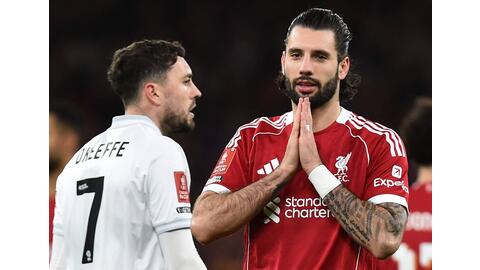 Dominik Szoboszlai càng đa năng, Liverpool càng đau đầu