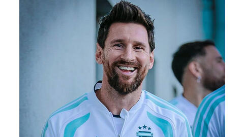 Messi rạng rỡ hội quân, chuẩn bị trận đấu cuối cùng cùng tuyển Argentina