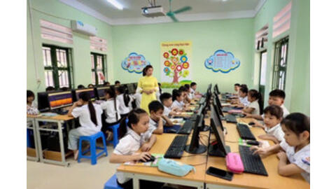 Mở 'cánh cửa số' cho học sinh vùng cao