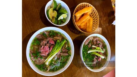 Axit uric cao có nên ăn phở, bún, miến ăn sáng không