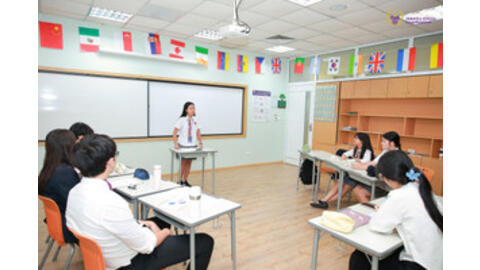 Học sinh trung học chinh phục sân chơi tranh biện, hùng biện bằng tiếng Anh