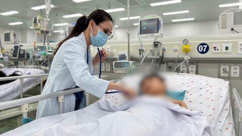 Bệnh nhi 7 tuổi nguy kịch do nhiễm cúm A nặng, gây phù phổi và viêm cơ tim tối cấp