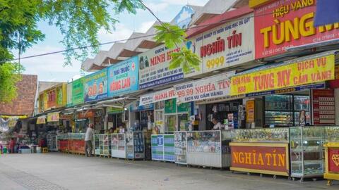 Thừa Thiên - Huế: Tìm lại sức hút cho chợ cổ Đông Ba