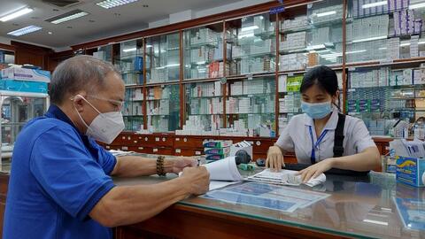 Thành phố Hồ Chí Minh ngăn chặn mua, bán thuốc điều trị Covid-19 nhập lậu