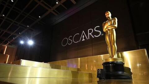 Will Smith giành giải thưởng danh giá và hành động điên rồ trên sân khấu Oscar 2022