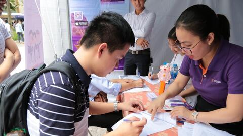 Trường đại học tìm việc làm cho sinh viên khi ra trường