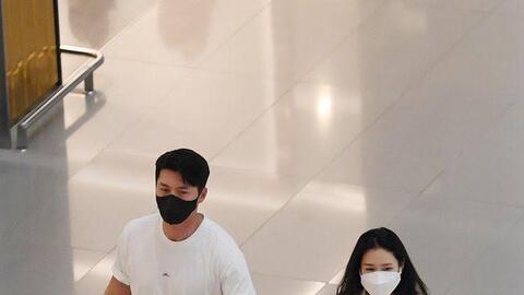 Hyun Bin và Son Ye Jin bị soi không đeo nhẫn cưới